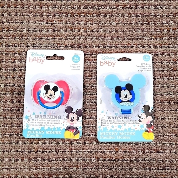 Disney Mickey Mouse pacifier & pacifier holder New in box BPA free 0 months + - Picture 1 of 9